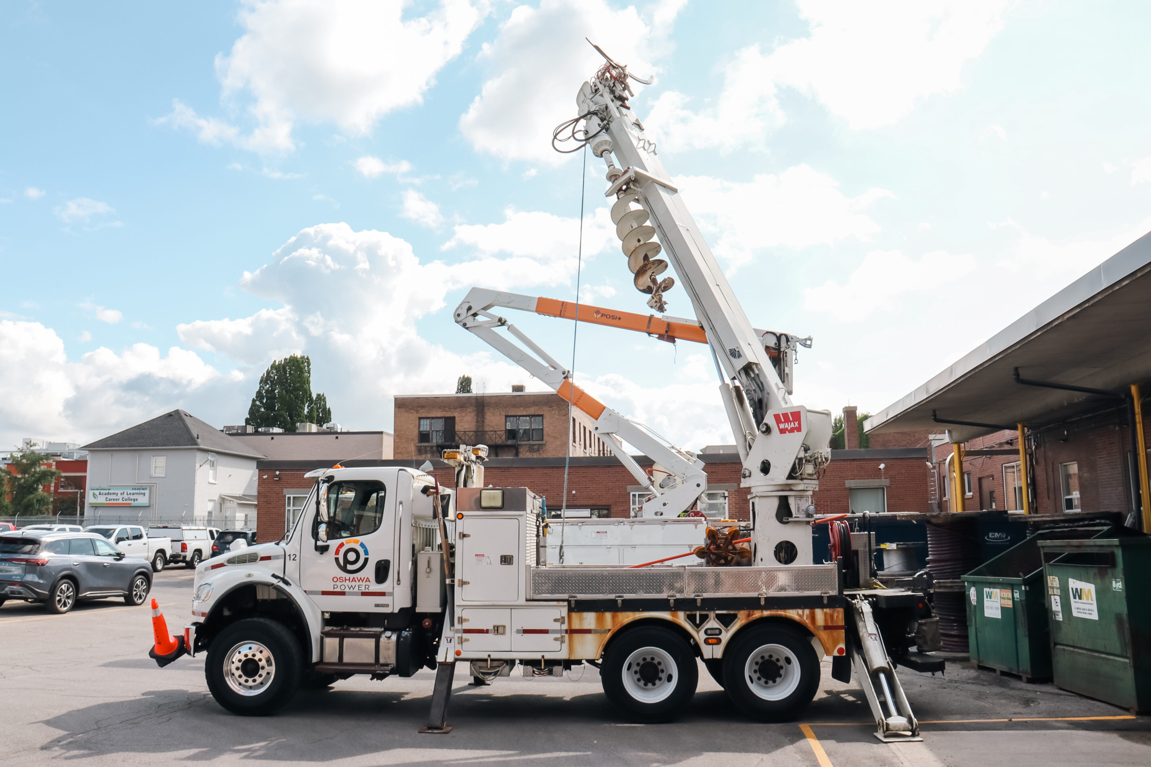 Oshawa Power digger truck